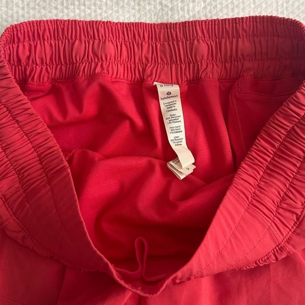 Lululemon Hotty Hot Short II *2.5" - Heartthrob SZ 8 - Picture 3 of 6